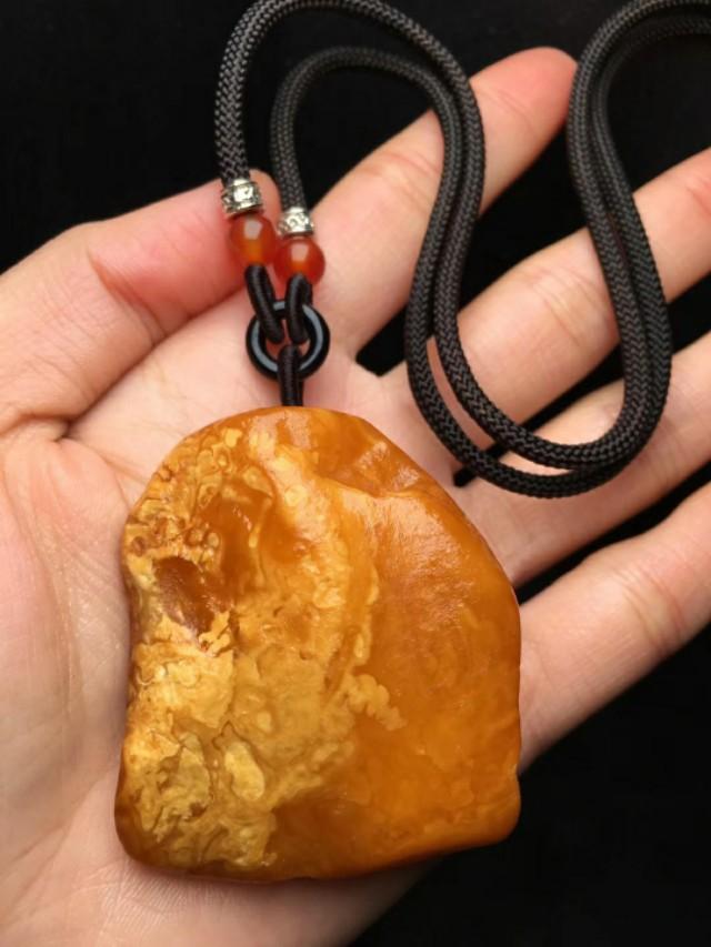戴蜜蠟手串有什么好處和禁忌_禁忌好處手串戴蜜蠟有什么功效_戴蜜蠟手串好嗎