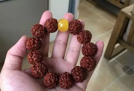 菩提手串一般什么顏色_菩提手串一般多少顆最好_菩提手串好一般多少錢