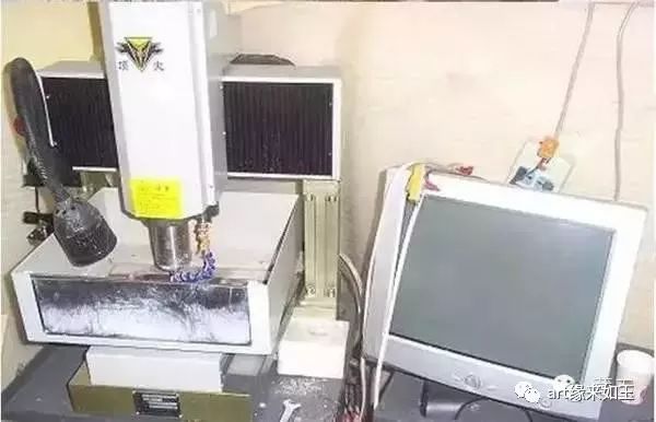 電腦玉石雕刻機價格_玉石電腦雕刻機雕刻過程視頻_玉石雕刻機器設備電腦