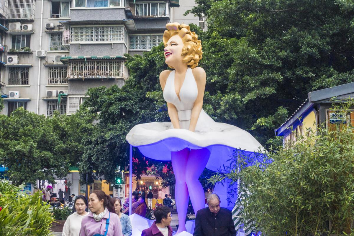 銅雕塑廠_街頭銅雕塑_銅雕塑怎么做的