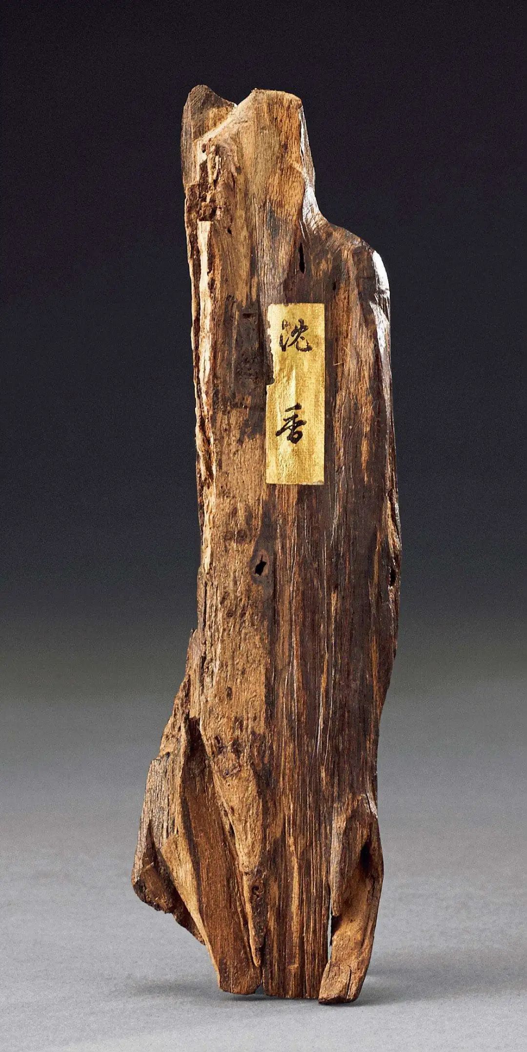 室內熏香是檀香好還是沉香好_檀香與沉香的區(qū)別_檀香和沉香的區(qū)別