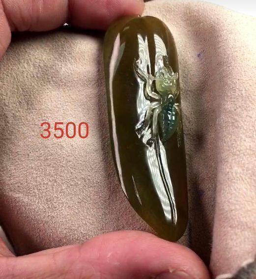 翡翠雕刻手鏈多少錢_翡翠手把件雕什么好_翡翠手雕多少錢一件
