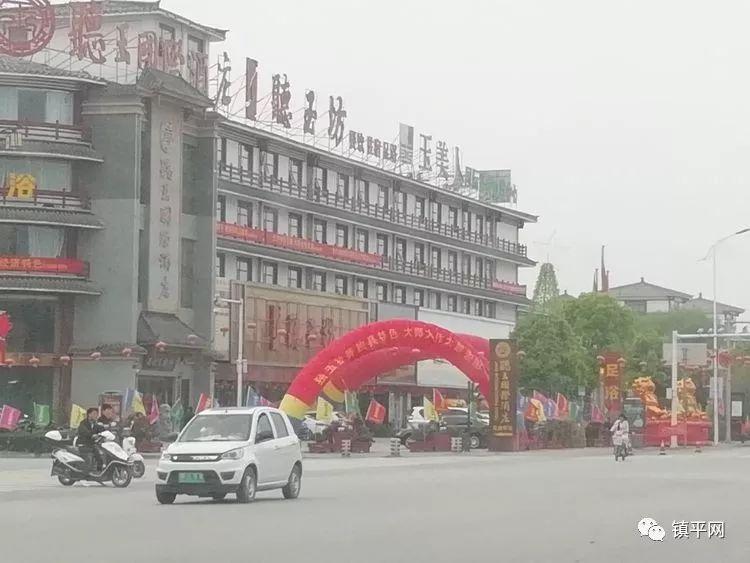 石佛寺玉雕工作室_石佛寺玉人玉雕學(xué)校_玉佛寺雕像的意義