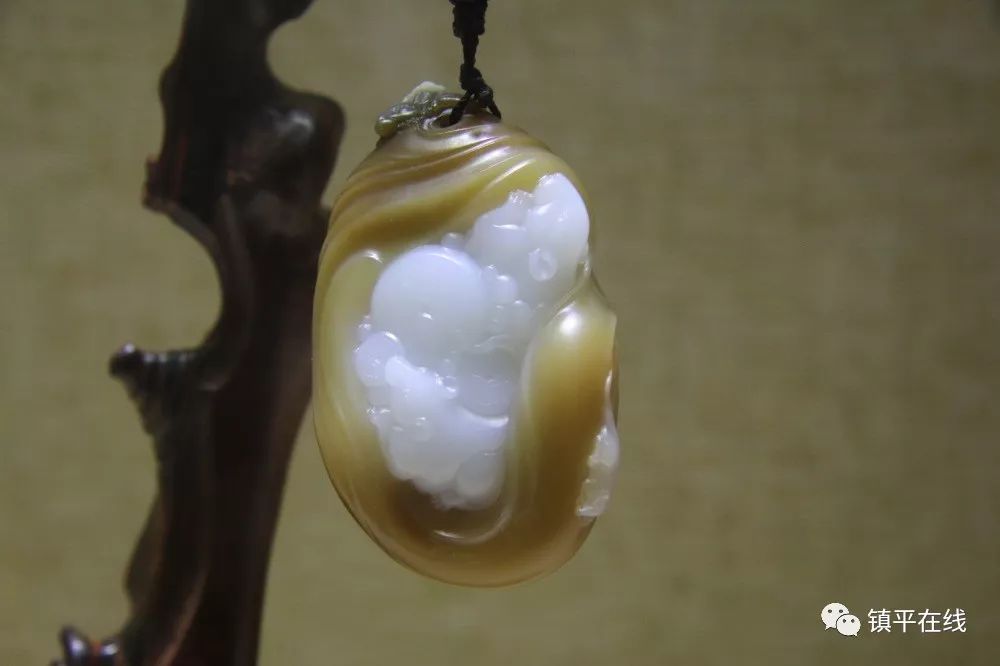 石佛寺玉雕工作室_石佛寺玉人玉雕學(xué)校_玉佛寺雕像的意義
