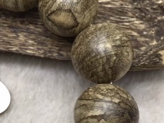 馬尼澇沉香手串：香韻一流，文玩人的最?lèi)?ài)