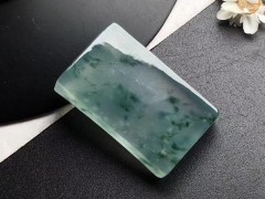 最自然的美——翡翠無事牌