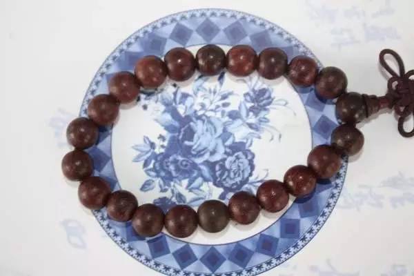 珠子手串都有什么材質(zhì)的_手串珠子種類_珠子手串種類大全