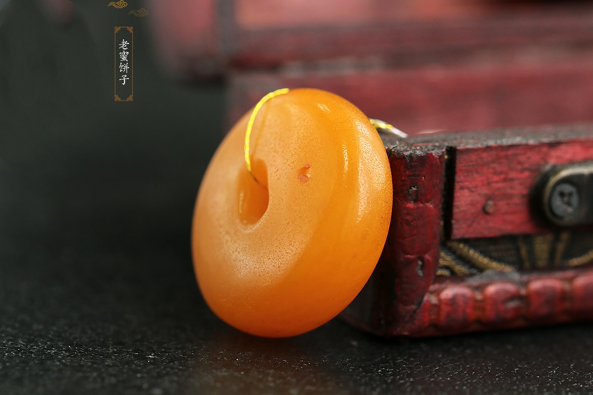 白蜜蠟的功效與作用_蜜蠟功效與禁忌_蜜蠟的功效和靈性